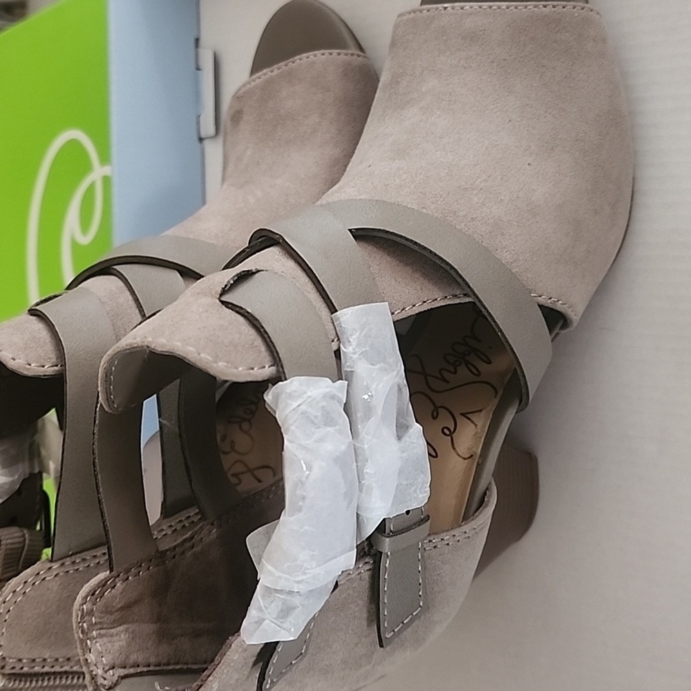 Libby Edelman Taupe Suede Heeled Sandals - Picture 5 of 8